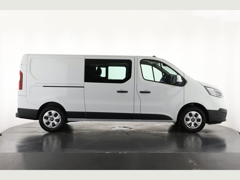 2025 Renault Trafic LL30 Blue dCi 130 Advance [Safety] Crew Van WINDOW VAN Diesel Manual