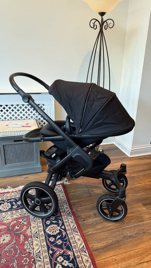 Maxi-Cosi Nova 4 wheel Pushchair - Nomad Black