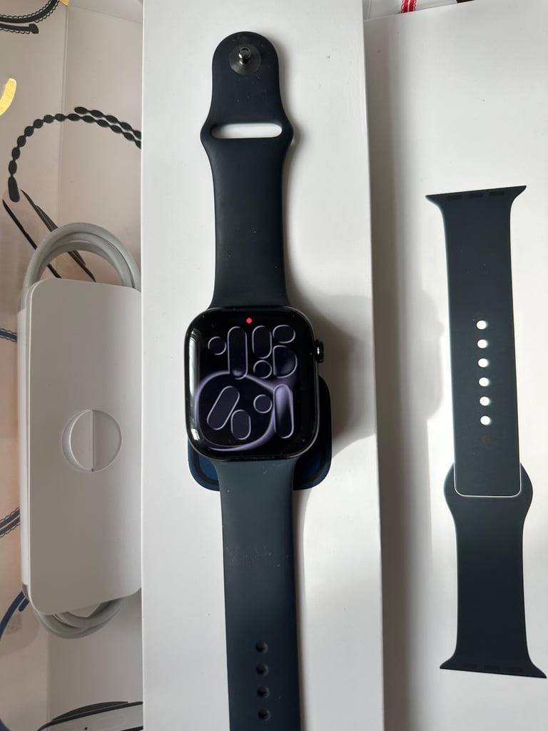Apple Watch series 10 45MM Excellent condition 