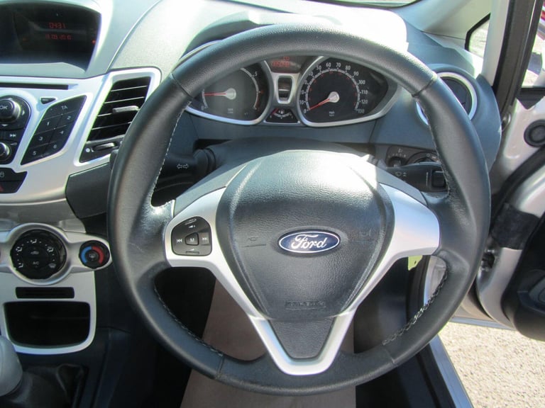 FORD FIESTA 1.3 Zetec 2010