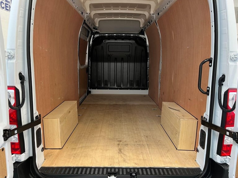 2022 Renault Master LH35dCi 135 Business High Roof Van PANEL VAN DIESEL Manual