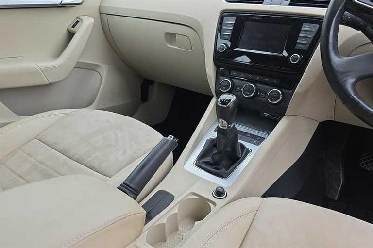 2014 Skoda Octavia 1.4 TSI Elegance Hatchback 5dr Petrol Manual Euro 5 (s/s) (140 ps) Hatchback P...