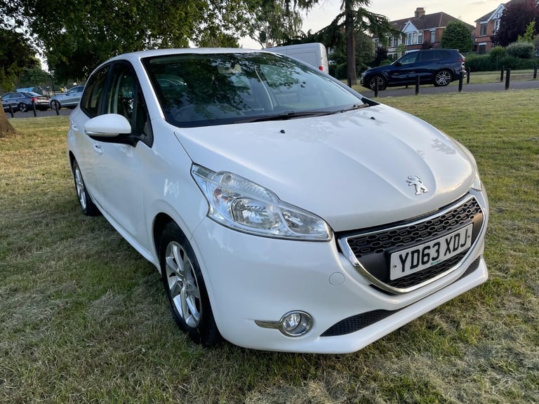 PEUGEOT 208 1.2 VTi Active 2013