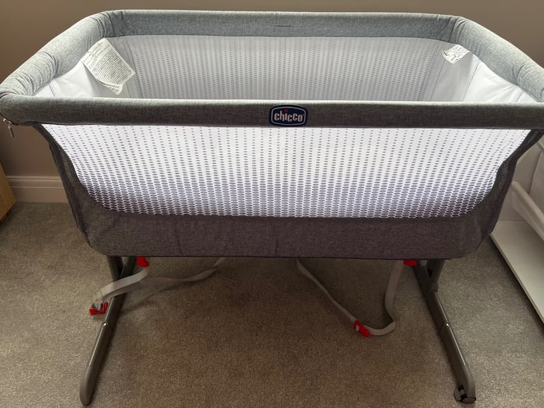 Chicco next to me dream bedside crib