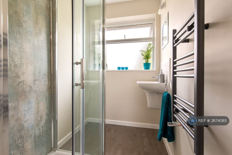 1 bedroom in Bycliffe Terrace, Gravesend, DA11 (#2674085)