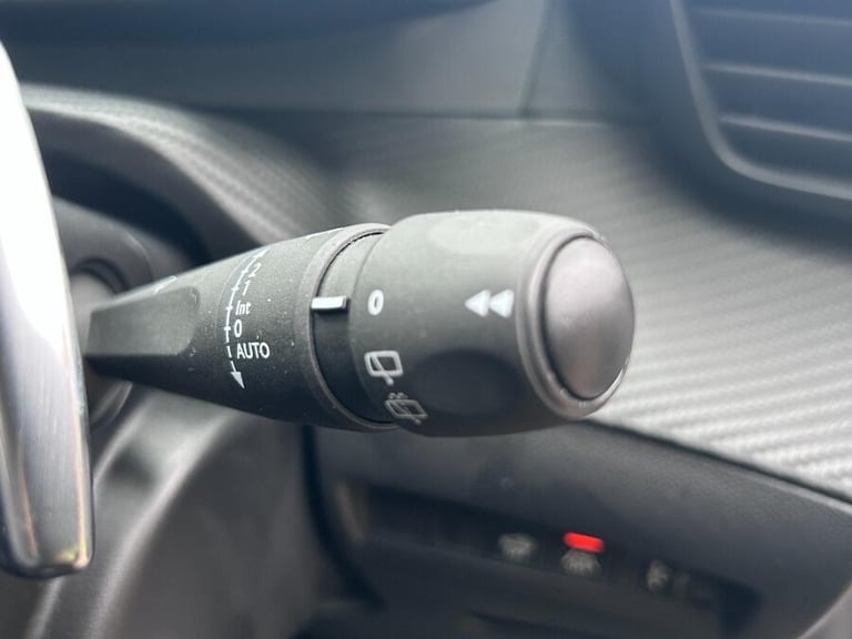 2022 Peugeot 2008 1.2 Puretech Allure Premium Suv 5dr Petrol Eat Euro 6 (s/s) (130 Ps) HATCHBACK ...