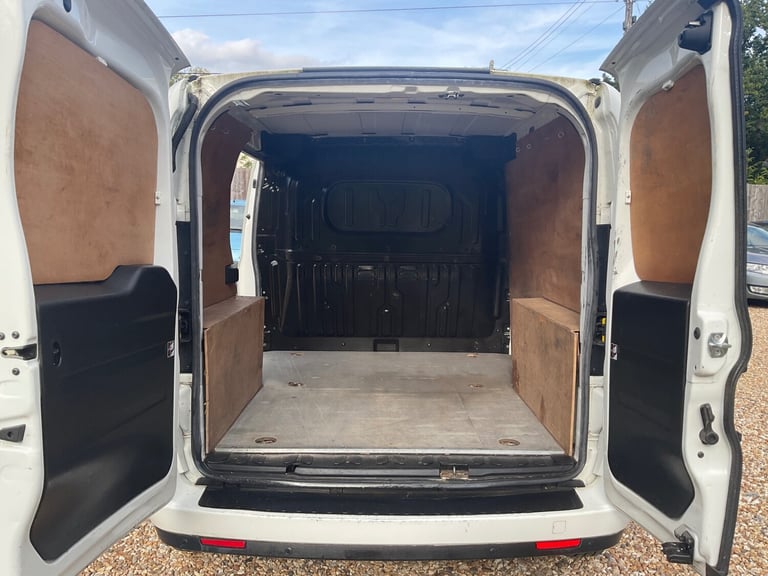 2016 Vauxhall Combo 2000 1.3 CDTI 16V H1 Sportive Van PANEL VAN Diesel Manual