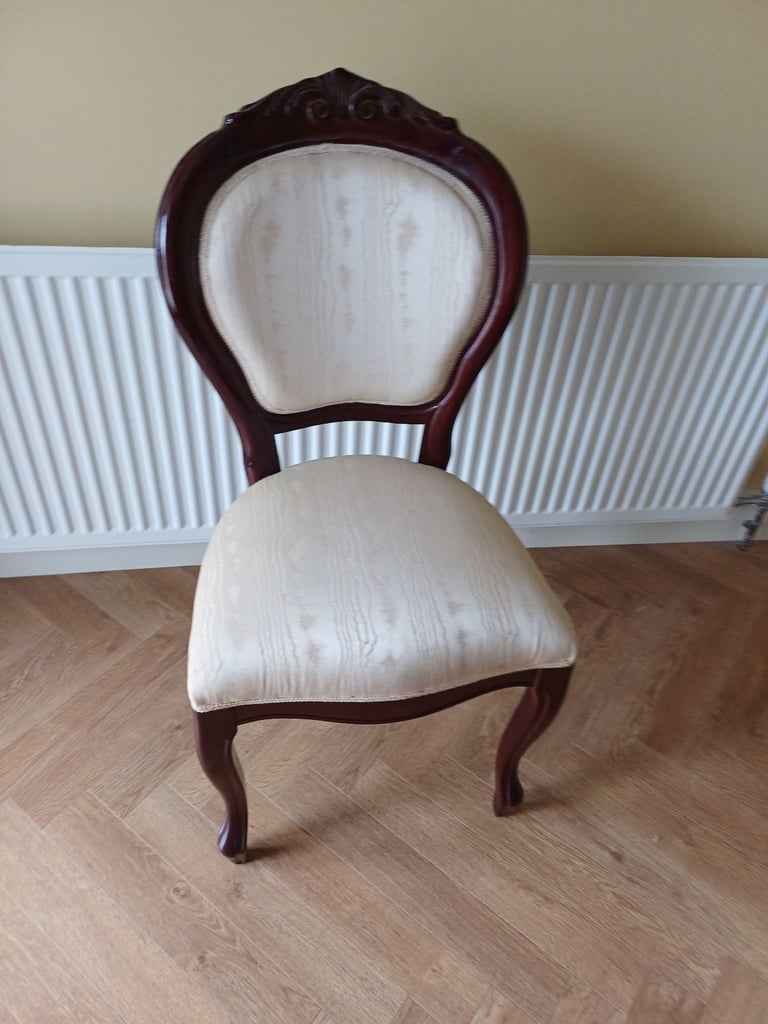 Cream bedroom chair 