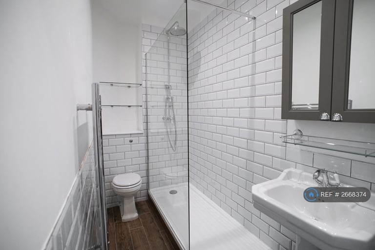 4 bedroom house in Hitchman Road, Leamington Spa, CV31 (4 bed) (#2668374)