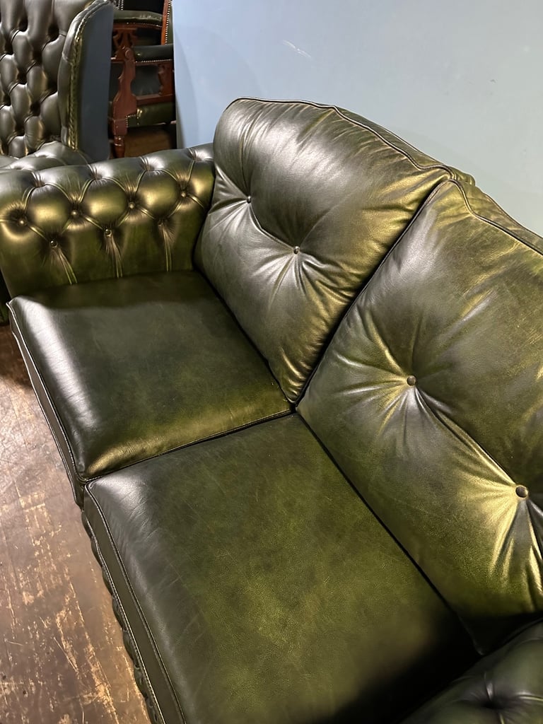 Superb Vintage Green Leather chesterfield Three Piece suite Uk Delivery