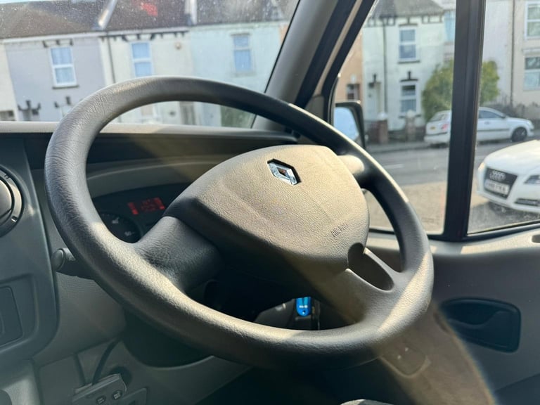 Lunar Premier H622 2.5 TD dCi 35 Panel Van 4dr Diesel automatic FWD L... 2007/07
