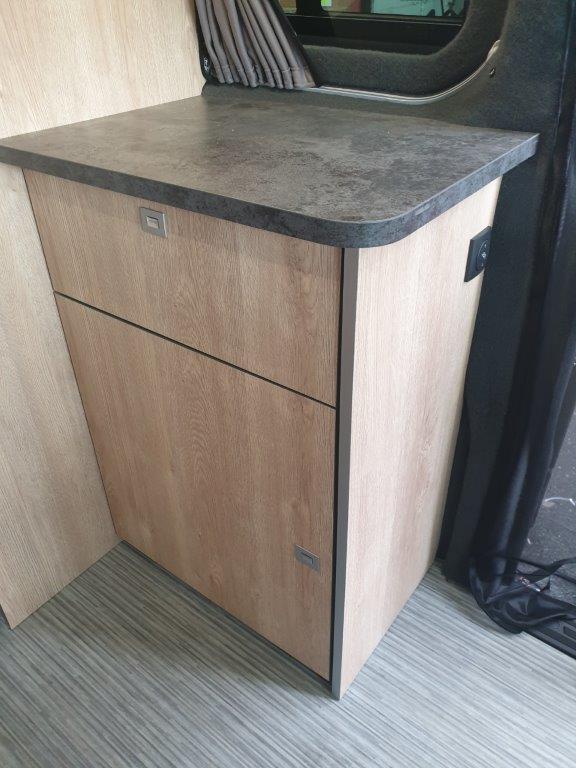 Wellhouse Maxus D7 LWB High Top