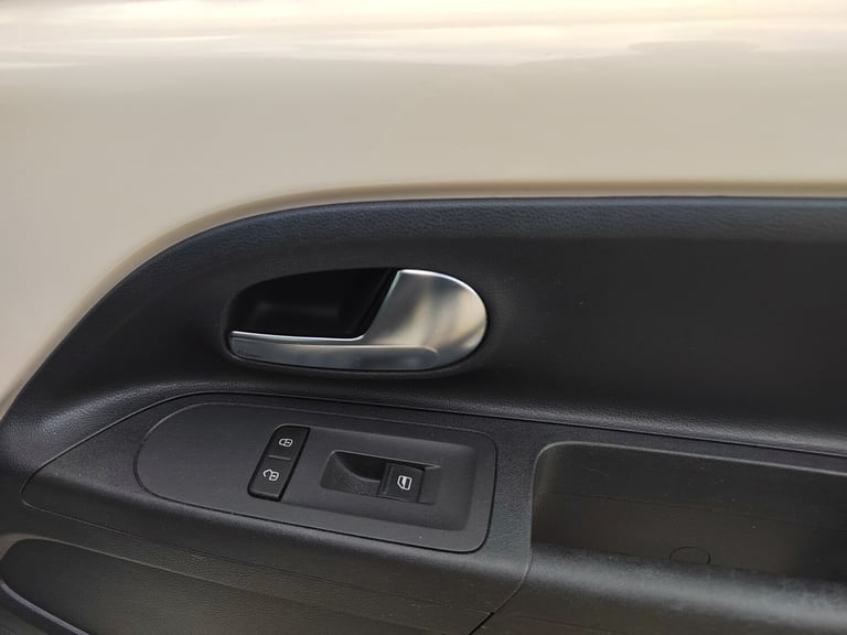 2015 SEAT Mii 1.0 75 Mii by Mango 3dr HATCHBACK Petrol Manual