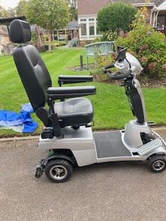 Quingo Vitess2 with  (REVERSE CAMERA)