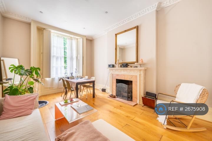 1 bedroom flat in Inverness Terrace, London, W2 (1 bed) (#2675908)