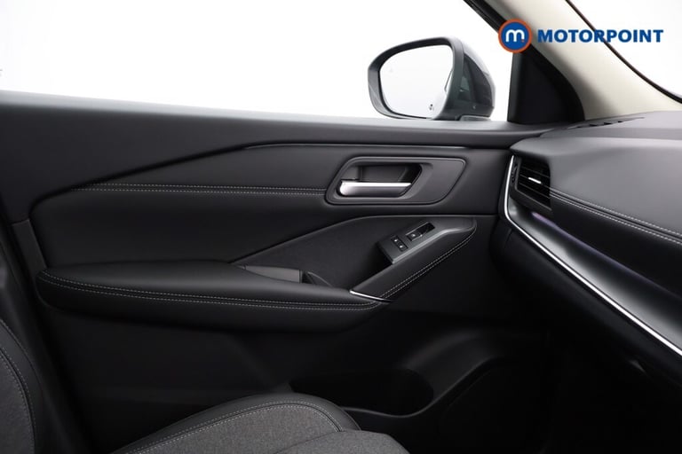 2025 Nissan Qashqai 1.3 DiG-T MH 158 N-Connecta [Glass Rf] 5dr Xtronic SUV Petrol Automatic