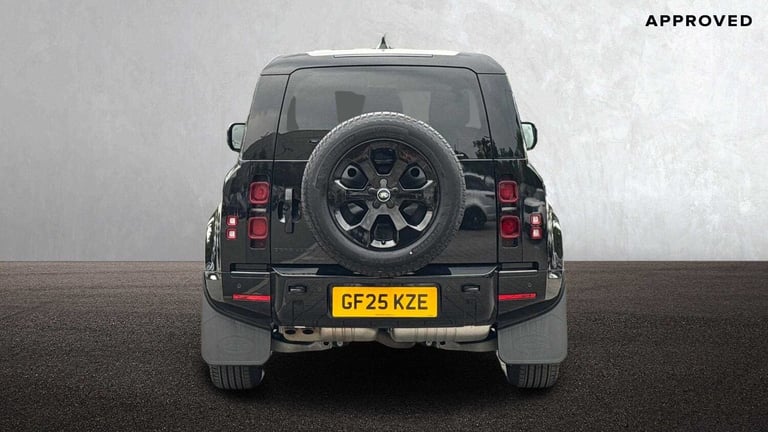 2025 Land Rover Defender 3.0 D250 X-Dynamic SE 90 3dr Auto ESTATE DIESEL Automatic