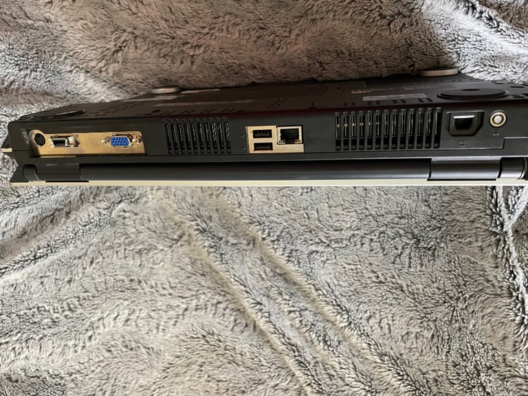  Laptop Vintage Toshiba Qosmio 