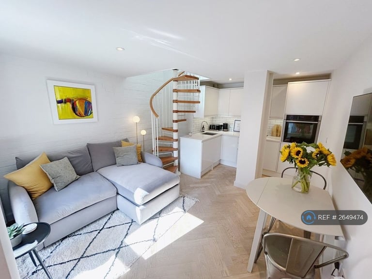 image for 1 bedroom flat in Burlington Lodge Studios, London, SW6 (1 bed) (#2649474)