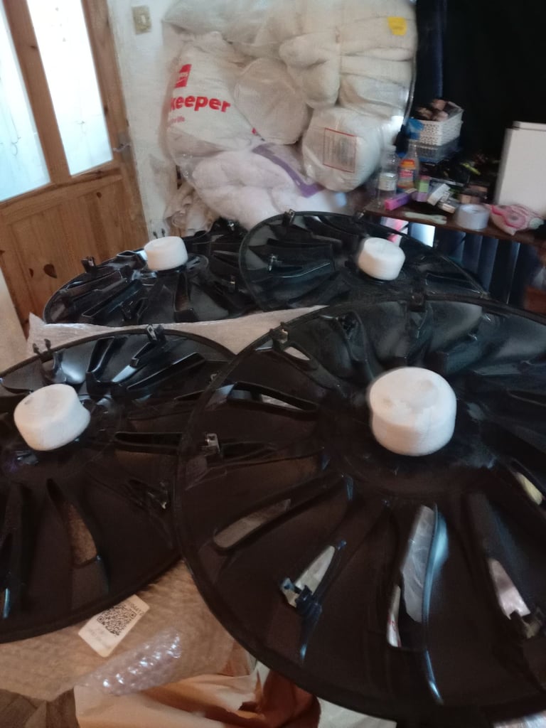 set of 4 Wheel Covers Hubcaps Matte Black For 2020-2025 Tesla Y 19 inch