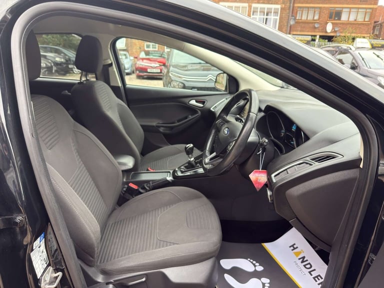 2015 Ford Focus 1.0 EcoBoost 125 Titanium 5dr HATCHBACK PETROL Manual