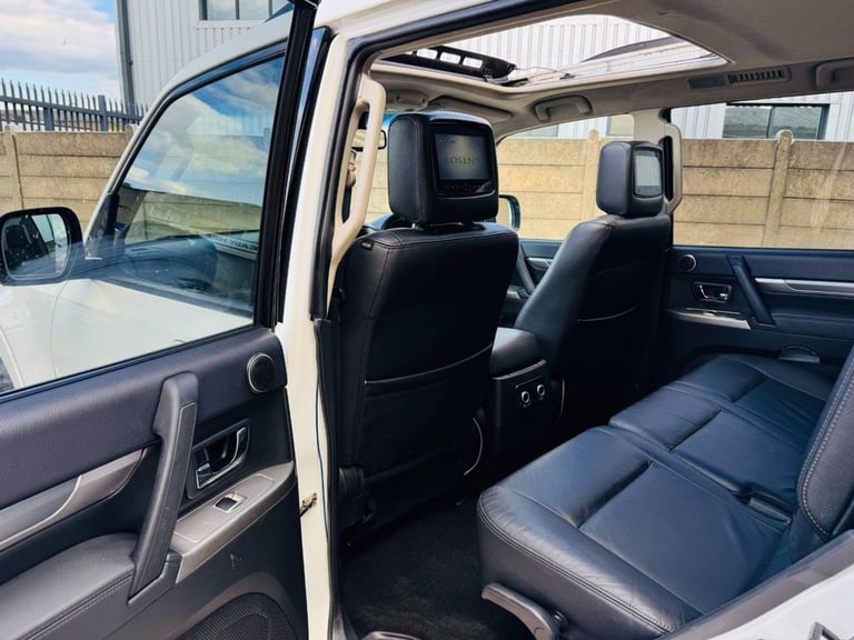 2015 Mitsubishi Shogun 3.2 DI-DC SG4 SUV 5dr Diesel Auto 4WD Euro 6 LWB (187 ps) ESTATE Diesel Au...