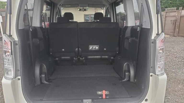 Honda stepwagon spada 2.0 automatic 8 seater fresh japanese import 46k 2010