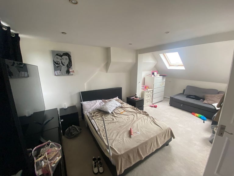 4Bed 2Bath Semi-Detached house to rent in Wembley - The Dene