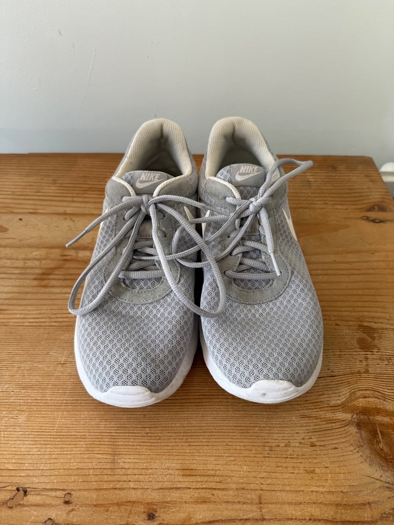 image for Women’s size 7 Grey Nike trainers 