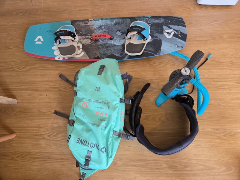 Full kitesurfing equipment including Mystic harness- used once