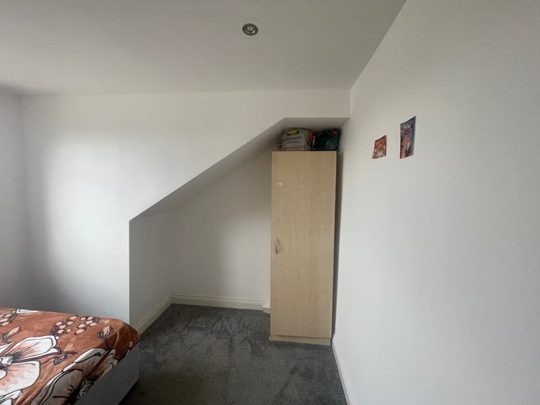 Double Room Available for girl