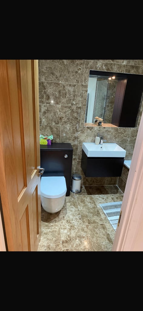 Double room to let 