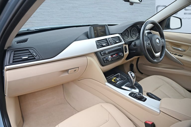 BMW 330d SE 3.0 DIESEL AUTO 5DR TOURING/ESTATE 2014 [14] BLUE