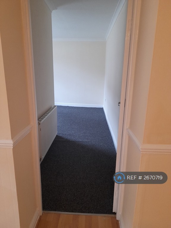 2 bedroom flat in Union Road, Thorne, DN8 (2 bed) (#2670719)