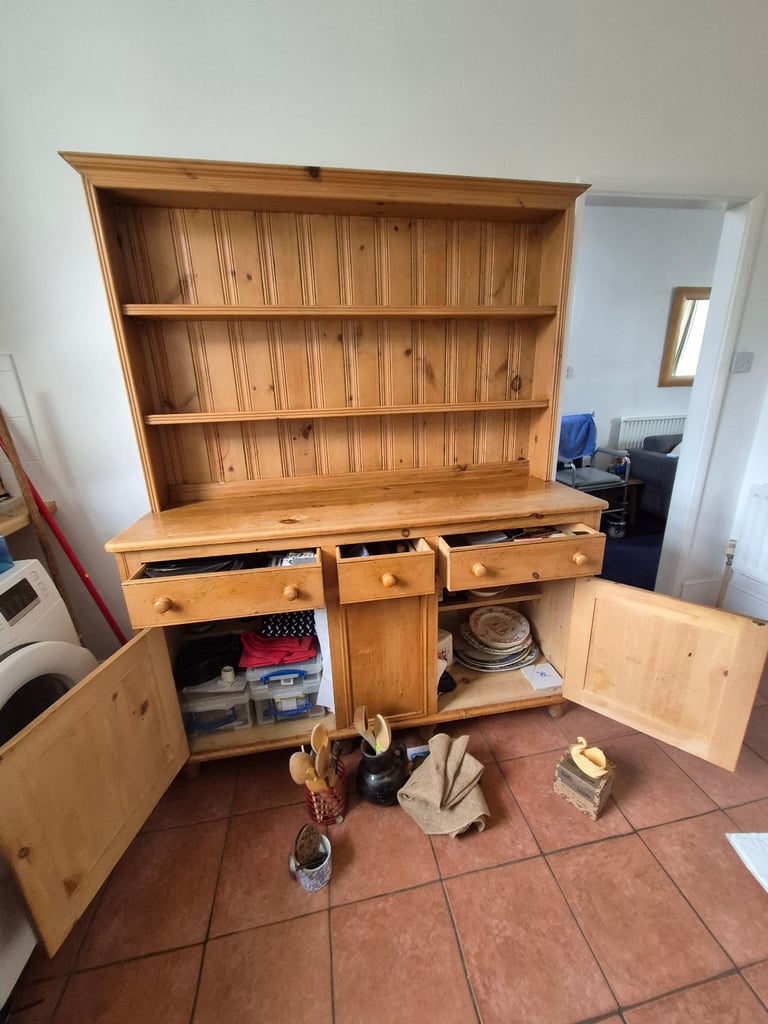 Antique Pine Welsh Dresser / Kitchen Dresser
