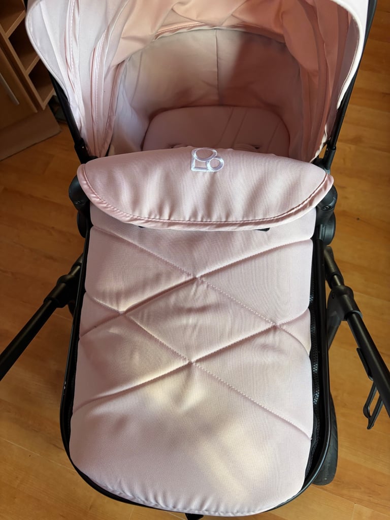 Baby pink pram/travel system/pushchair