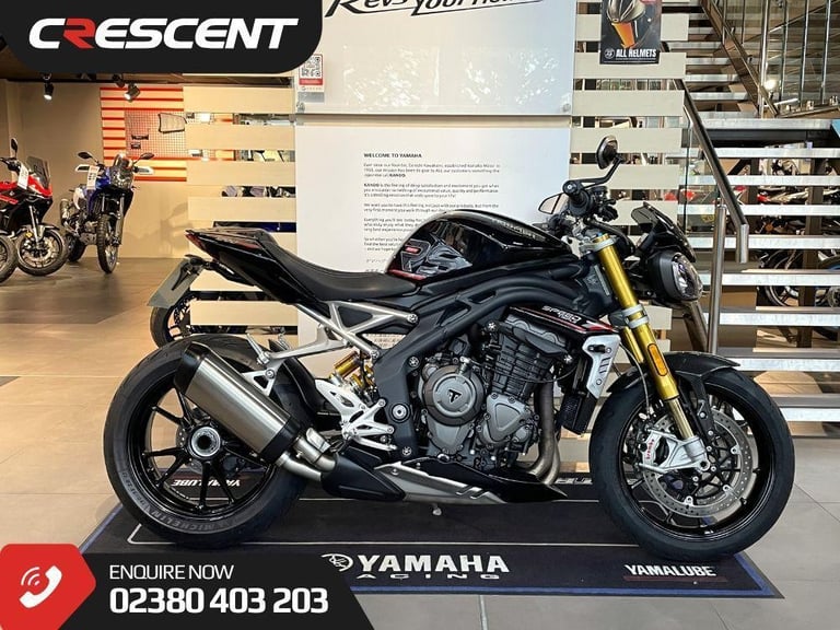 TRIUMPH SPEED TRIPLE RS [Phone number removed]67 MILES - SERVICE HISTORY - STUNNING !