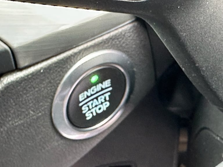 2019 Ford Focus 1.0T ECOBOOST TITANIUM 5dr EURO 6 (s/s) (125 ps) WITH SERVICE HISTORY  Hatchback ...