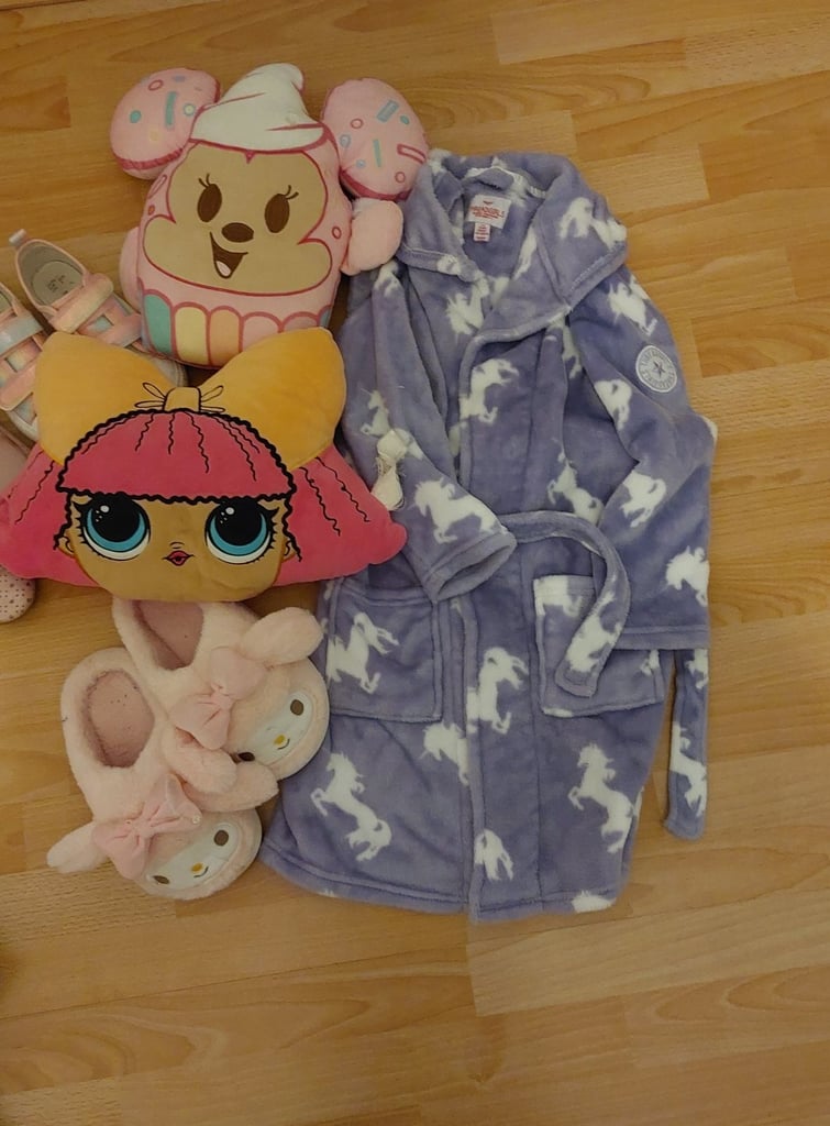 image for Girls hooded dressing age 7-8 