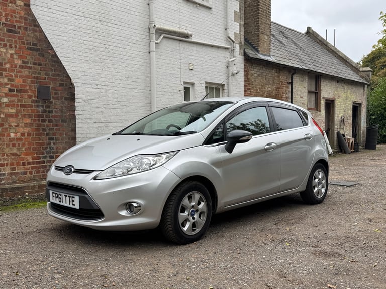 Ford, FIESTA, Hatchback, 2011, Manual, 1560 (cc), 5 doors