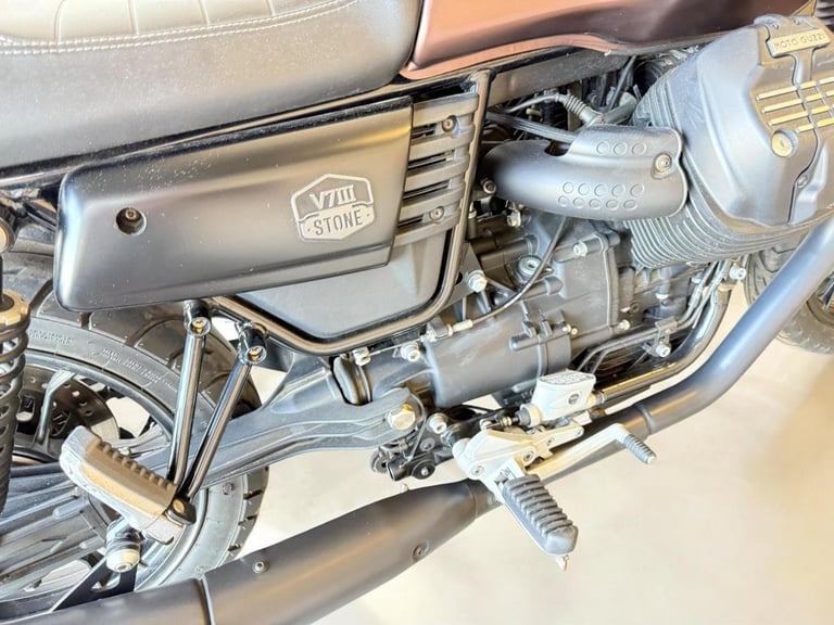 2020 Moto Guzzi V7 744 III Stone Night Pack Euro 4