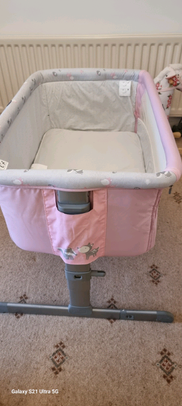 Chicco Next 2 Me Cot and carry case