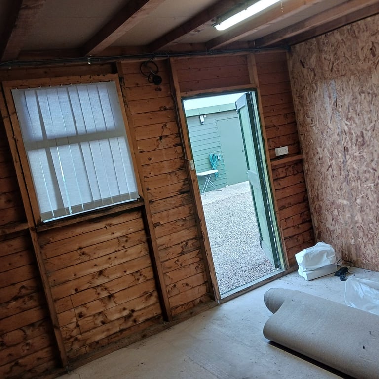 SELF STORAGE LOCKUP RURAL WISHAW SUTTON COLDFIELD HOUSE SMALL BUSINESS ETC PRIVATE 