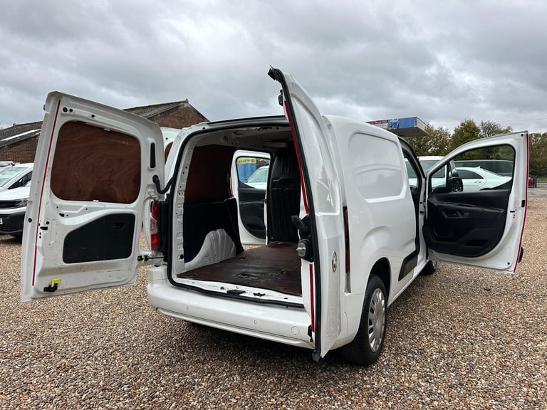 2020 Vauxhall Combo 1.5 Turbo D 2000 Sportive L1 H1 Euro 6 (s/s) 4dr PANEL VAN Diesel Manual