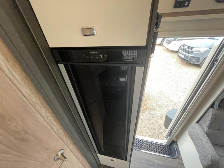 Swift Voyager 594 4 Berth 4 Belt automatic 3500kg motorhome 