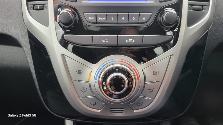 2016 Hyundai Ix20 1.4 Blue Drive Premium Hatchback 5dr Petrol Manual Euro 6 (s/s) (90 ps) Hatchba...