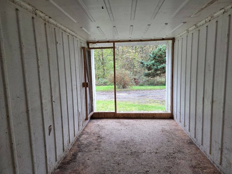 20 foot shipping container