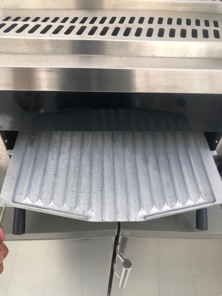 Parry LPG salamander grill. Pizza oven. Grill. Panini machine. 