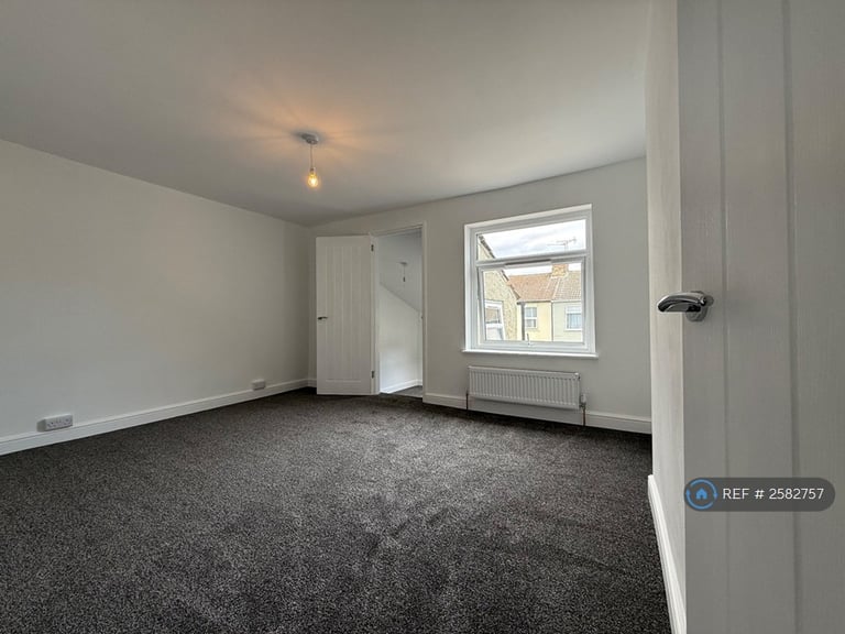 3 bedroom house in Union Place, Lowestoft, NR33 (3 bed) (#2582757)