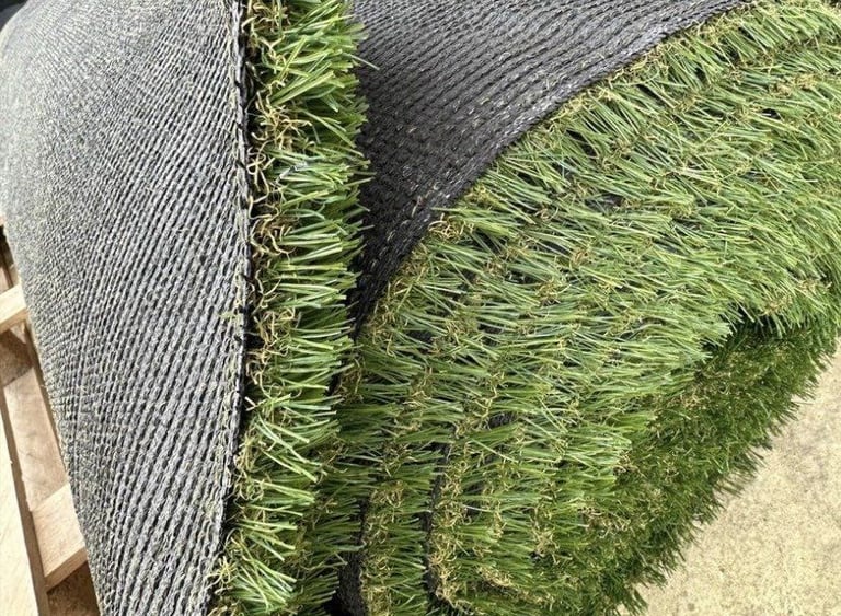 Thick Luxury Grass Rolls | 30mm Landscape Artificial Grass